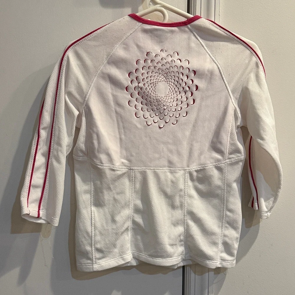 Nike White and Pink Zip-Up Top. 3/4 sleeve  Size medium (8-10)